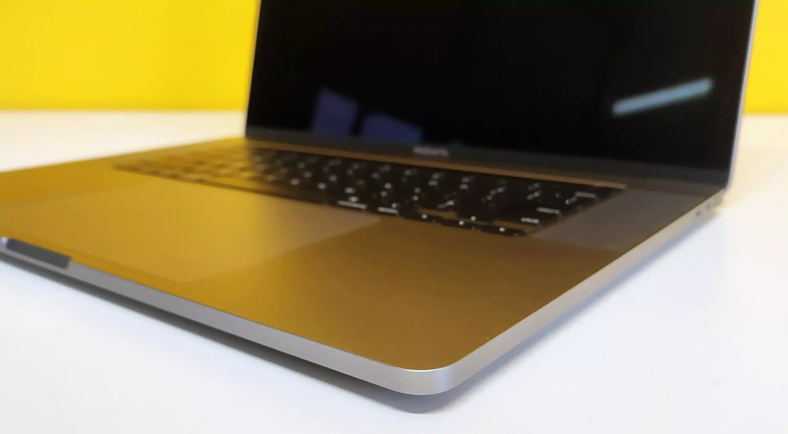 Apple MacBook Pro A2141 MVVL2LL/A 2019 Notebook 16 Apple MacBook Pro A2141 MVVL2LL/A 2019 Notebook 16